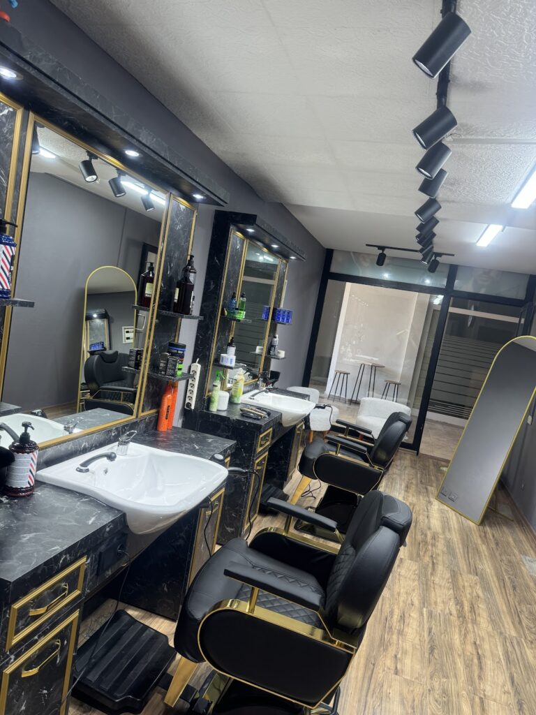 BARBER CLUB Uğur Üstünbaş - Atatürk, Ataşehir Blv. 36 ada ata 2-1 no 4 dukkan no 58 iç kapı no 58, 34000 Ataşehir/İstanbul, Türkiye