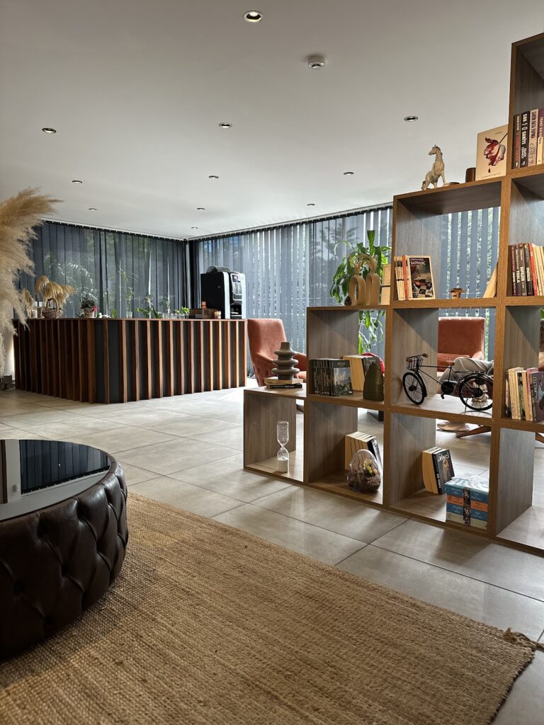 Refika Güzellik Merkezi - Kayışdağı Caddesi, Küçükbakkalköy, Başar Sk. No:12-14, 34750 Ataşehir/İstanbul, Türkiye