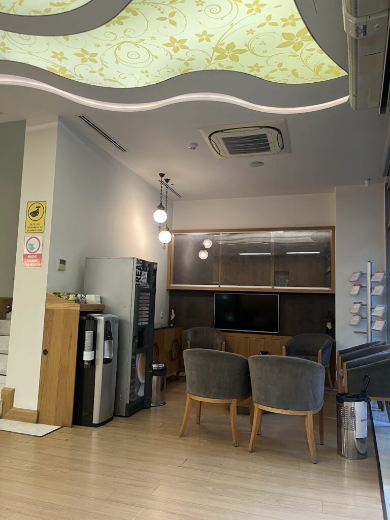 Özel Formmed Polikliniği Ataşehir Lazer Epilasyon Güzellik Uygulamaları Estetik - Küçükbakkalköy Mah. Kayışdağı Caddesi, Küçükbakkalköy, Celal Dora Sk. No : 6, 34750 Ataşehir/İstanbul, Türkiye