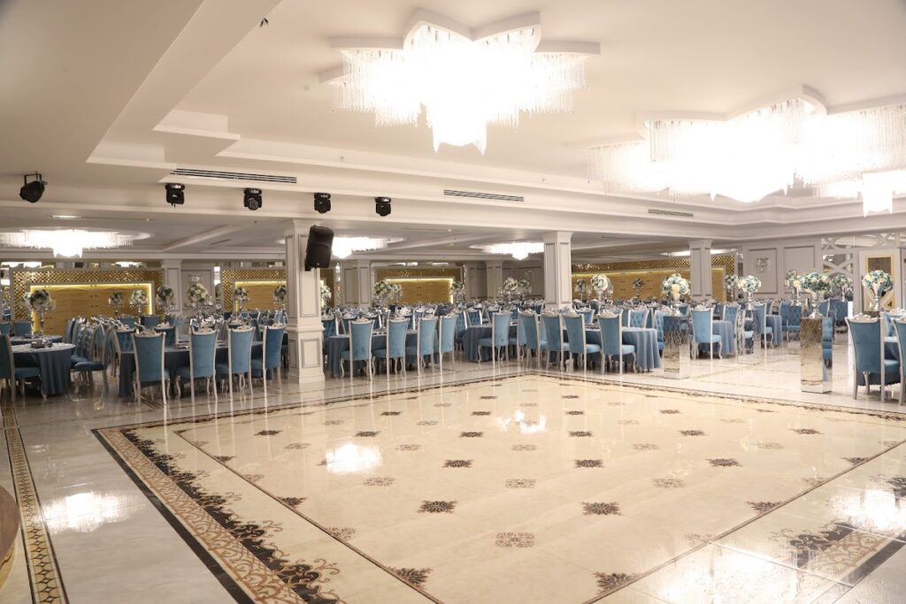 Bella Star Balo & Davet Ataşehir Düğün - İçerenköy Mahallesi Kayışdağı Caddesi, İçerenköy, Selimbey Sk. No. 3, 34752 Ataşehir/İstanbul, Türkiye