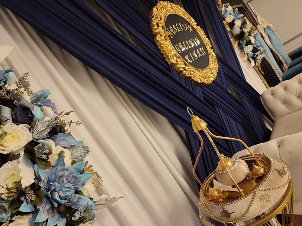 Bella Star Balo & Davet Ataşehir Düğün - İçerenköy Mahallesi Kayışdağı Caddesi, İçerenköy, Selimbey Sk. No. 3, 34752 Ataşehir/İstanbul, Türkiye