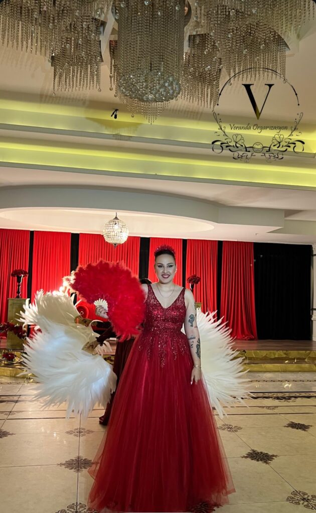 Bella Star Balo & Davet Ataşehir Düğün - İçerenköy Mahallesi Kayışdağı Caddesi, İçerenköy, Selimbey Sk. No. 3, 34752 Ataşehir/İstanbul, Türkiye