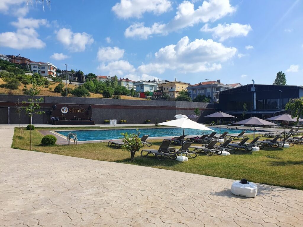 Dragos Kulüp - Yalı, Fethiye Sk. No:19, 34844 Maltepe/İstanbul, Türkiye
