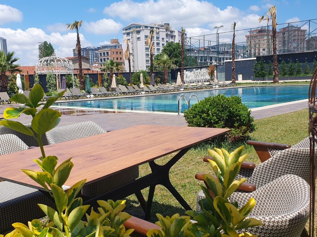 Dragos Kulüp - Yalı, Fethiye Sk. No:19, 34844 Maltepe/İstanbul, Türkiye