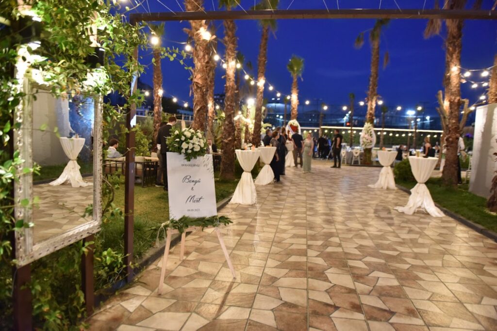Dragos Kulüp - Yalı, Fethiye Sk. No:19, 34844 Maltepe/İstanbul, Türkiye