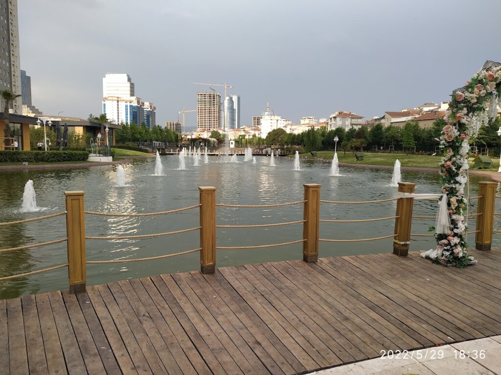 KUĞU GÖLÜ İSTANBUL - Cevizli mah. Tugayyolu cad, Cevizli, Kurşunlu Sk. no:9, 34791 Maltepe/İstanbul, Türkiye