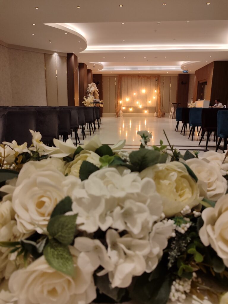 KUĞU GÖLÜ İSTANBUL - Cevizli mah. Tugayyolu cad, Cevizli, Kurşunlu Sk. no:9, 34791 Maltepe/İstanbul, Türkiye