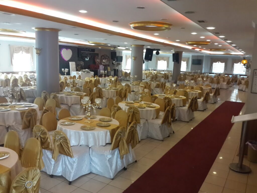 SALON KOÇ ATAŞEHİR - Mevlana Mahallesi 34758 Kıbrıs Cd. No:95(kayışdağı sağlık ocağı yanı, Mevlana, 34779 Ataşehir/İstanbul, Türkiye