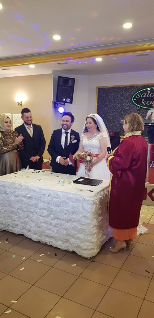 SALON KOÇ ATAŞEHİR - Mevlana Mahallesi 34758 Kıbrıs Cd. No:95(kayışdağı sağlık ocağı yanı, Mevlana, 34779 Ataşehir/İstanbul, Türkiye