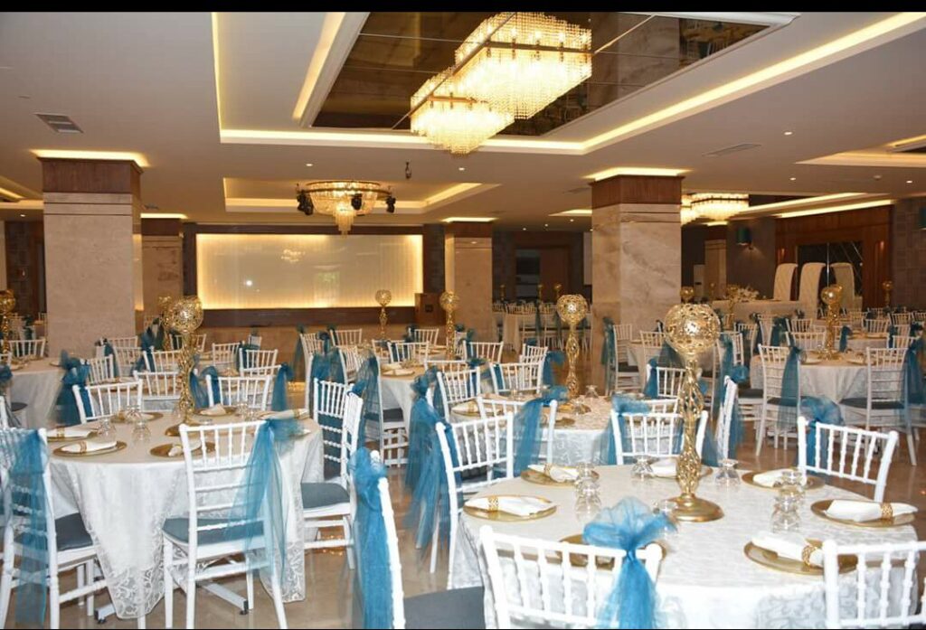 Salon Tanrıverdi Maltepe - Girne Mahallesi Başögretmen caddesi, Girne, Çiçek Sokağı 9/C, 34852 Maltepe/İstanbul, Türkiye